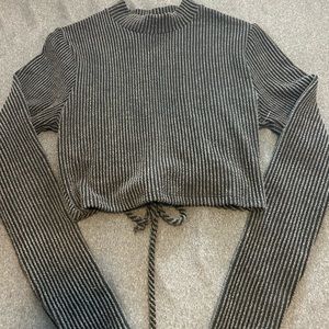 Lizard thicket crop long sleeve top!